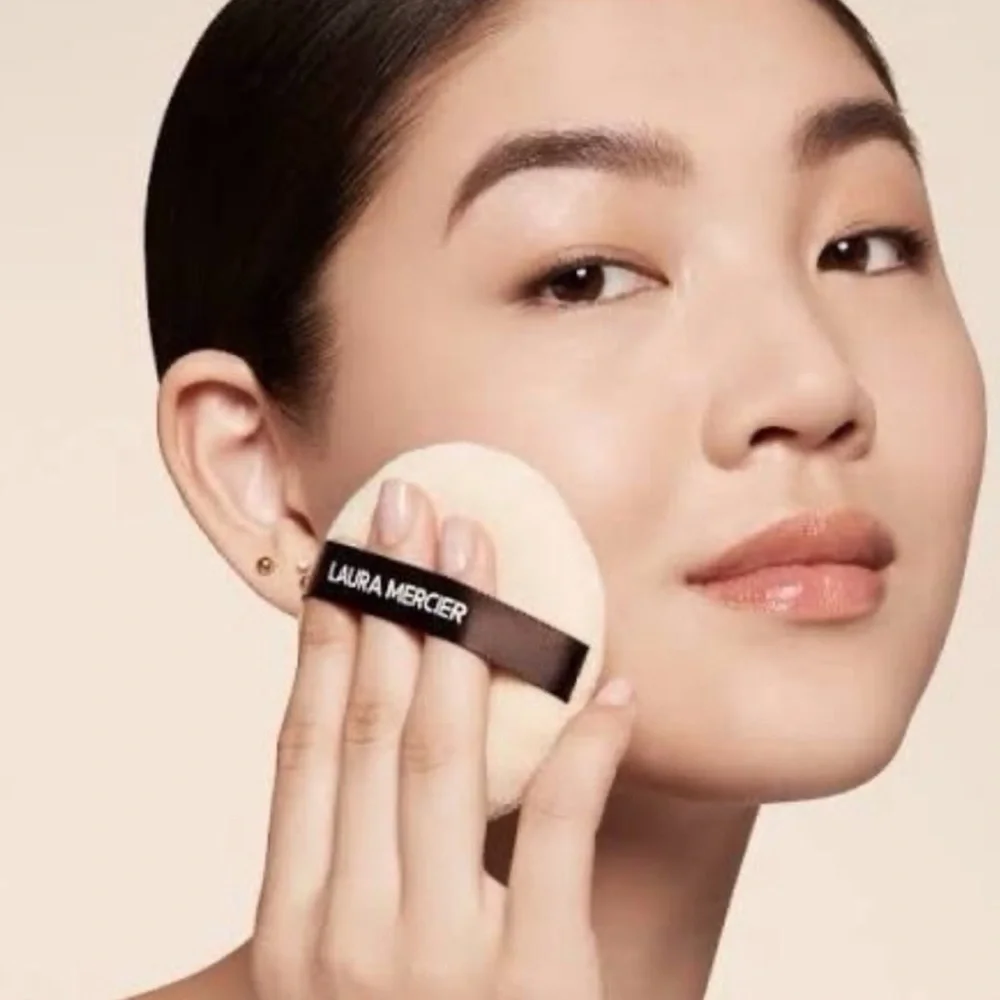 Laura Mercier Velour Puff